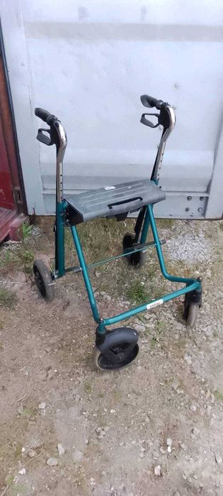 Sprzedam chodzik , balkonik rechabilitacyjny