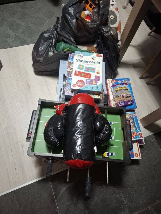 Zabawki, gry, puzzle