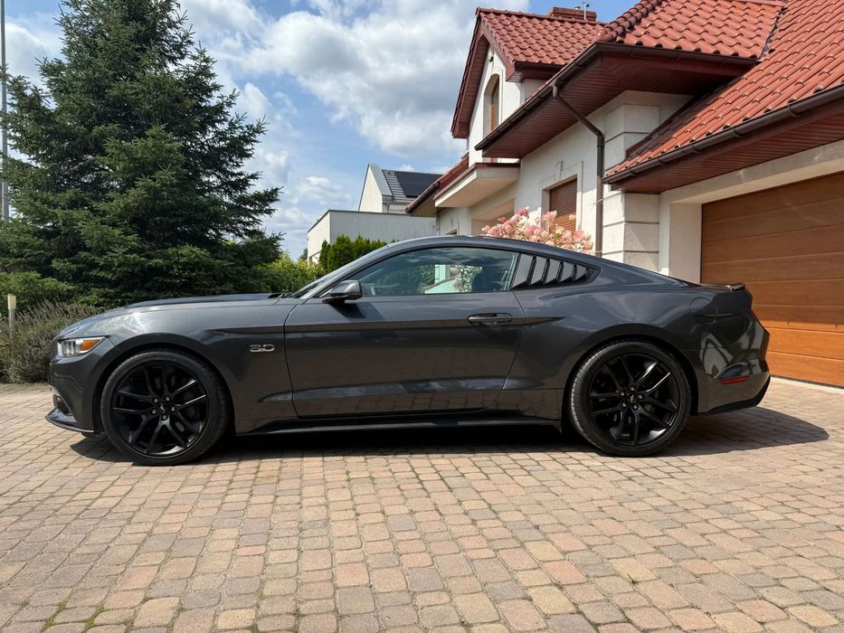 Ford Mustang GT 5.0 V8, wersja Premium