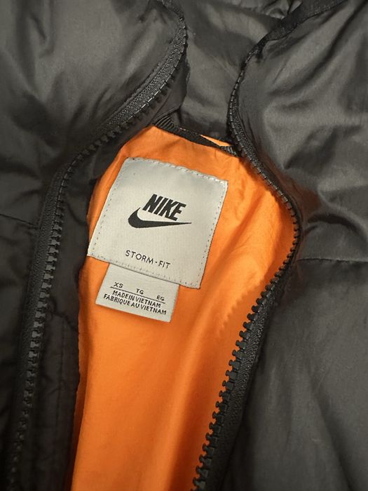Курточка Nike STORM- FIT