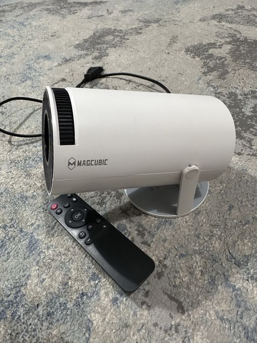 Mini projektor rzutnik Magcubic 4K FullHD Android 14