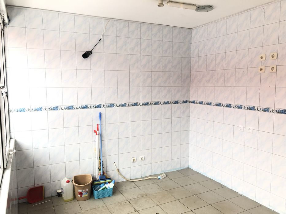 Продам магазин на Кінному ринку 12кв.м.