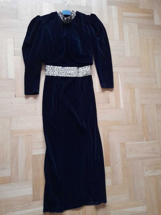 Sukienka welurowa czarna, długa, ze złotymi dodatkami, rozmiar 40