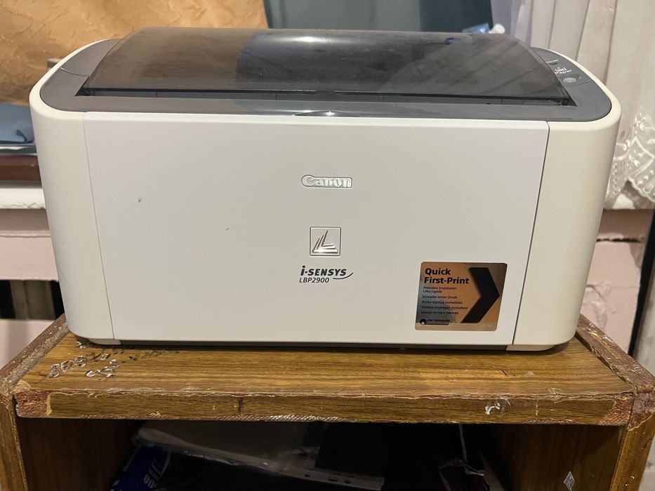 Продам принтер лазерний LBP2900 бу