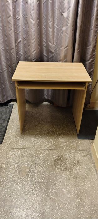 Biurko z szufladą na klawiaturę