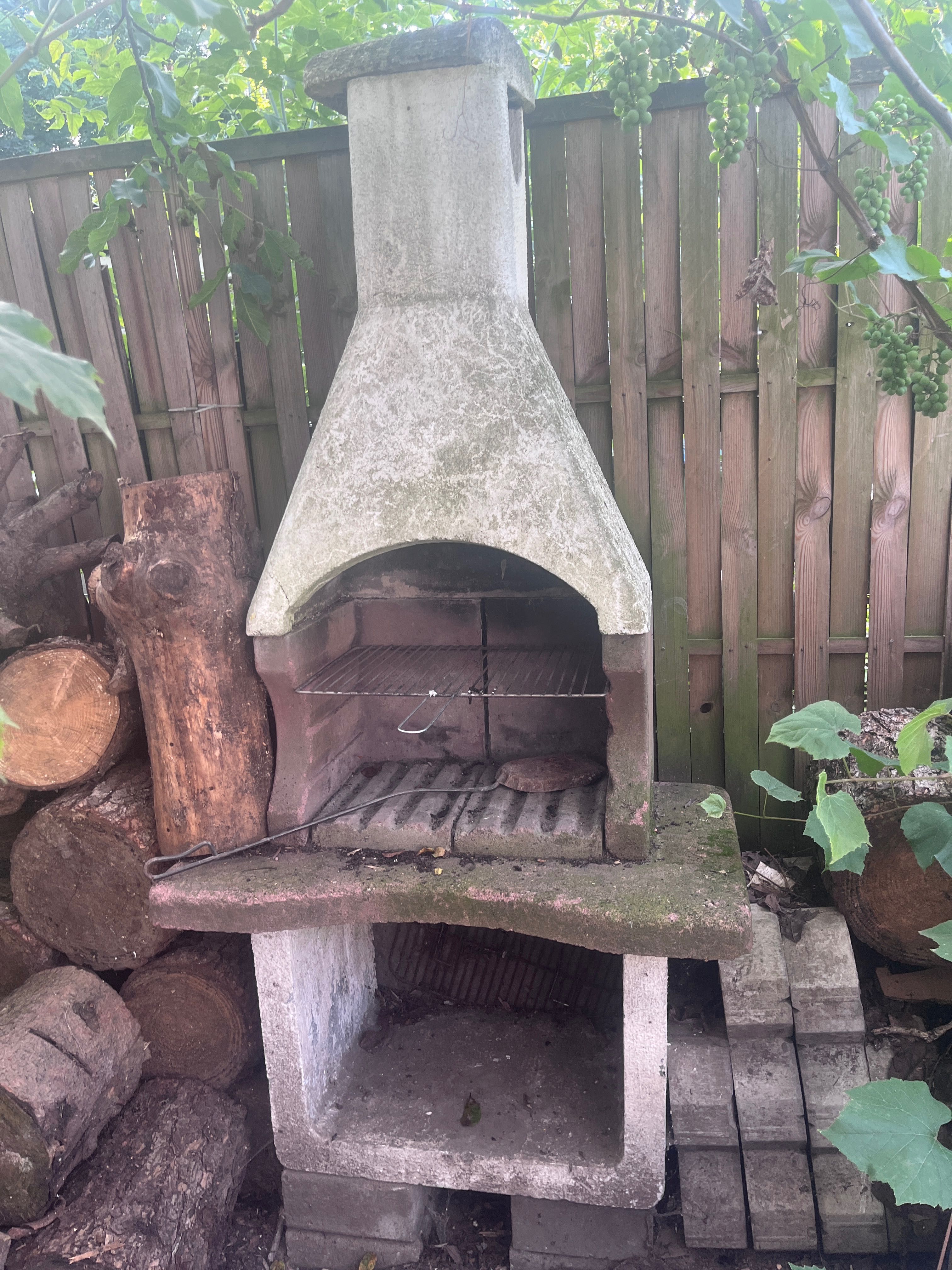 Grill ogrodowy betonowy
