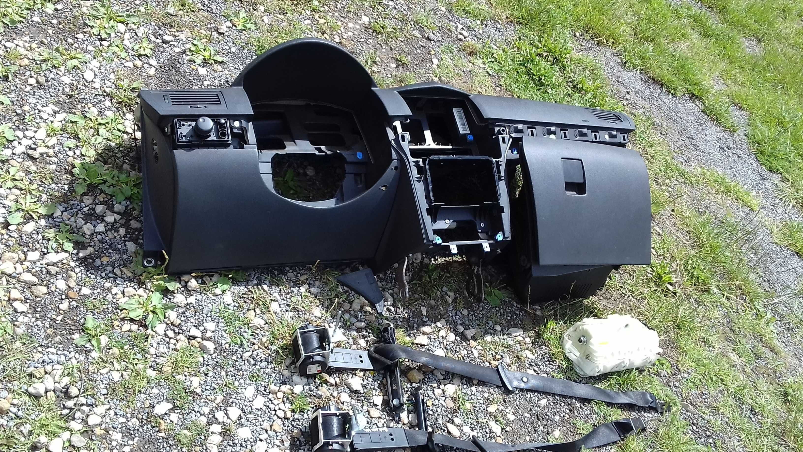 Opel Astra H 3 deska rozdzielcza airbag pasażera i kierowcy