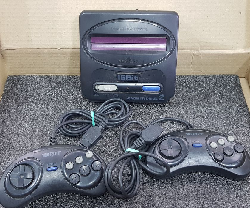 Приставка Sega Mega Drive 2 (MK-1631-07) 16гб