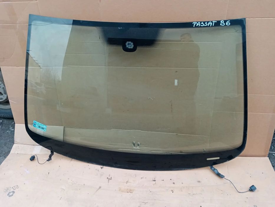 Szyba czołowa przód przednia grzana na sensor VW Passat B6 AS1 05r