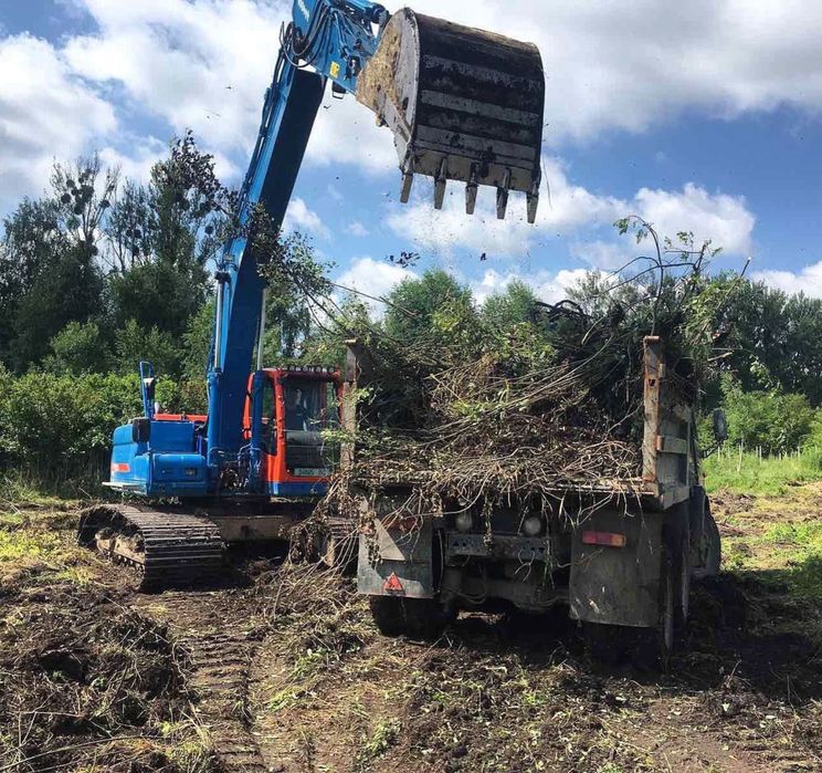 Екскаватор JCB 3CX. Оренда техніки для земельних та будівельних робіт.