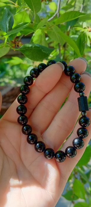 Турмалін. Браслет з натурального каміння