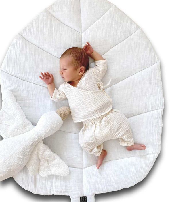 Muślinowa mata w kształcie liścia - off white