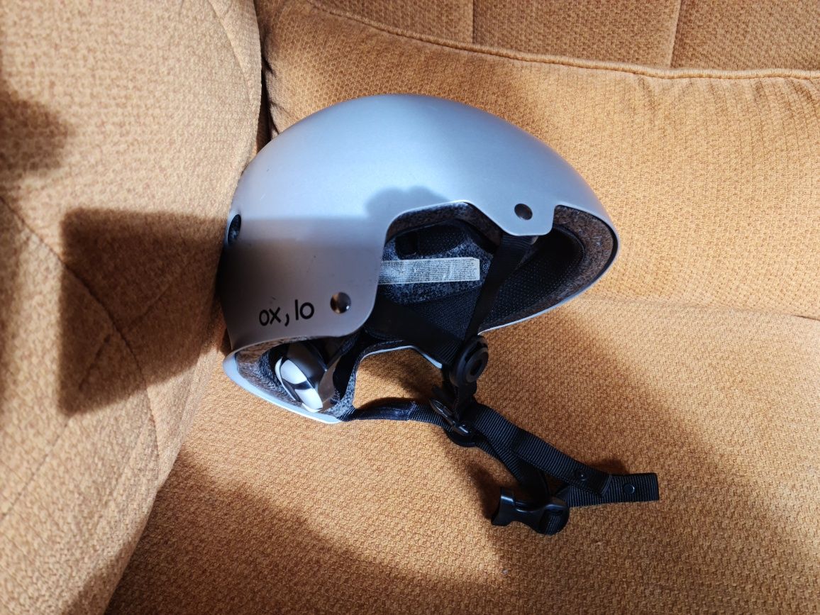 Kask dzieciecy Oxelo 50-54 cm. na rolki, łyżwy lub wrotki.