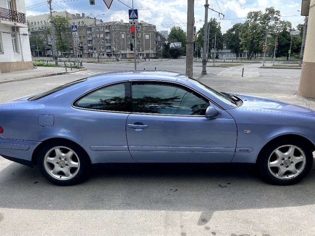 Срочно Mercedes-Benz CLK-Класс 2.3