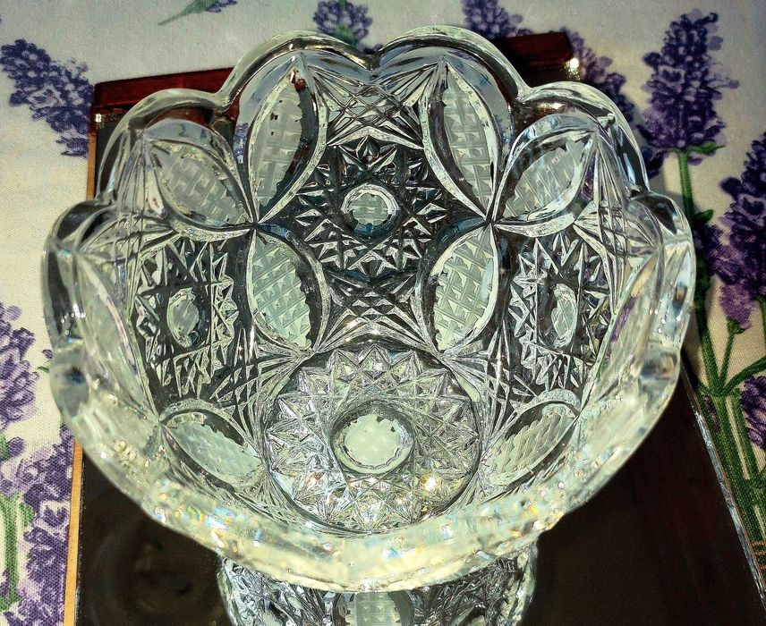 Склянки.  Кришталеві салатниці