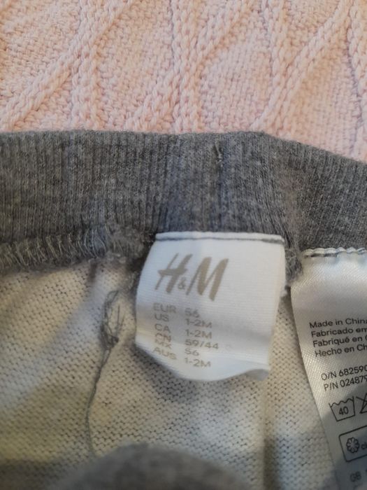 Spodnie dresowe szare w zimowy wzór  H&M 56