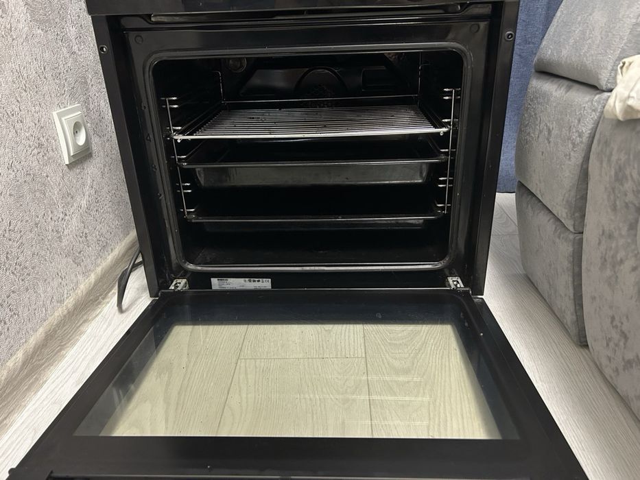 Продам духовку BEKO ( встраиваемая)