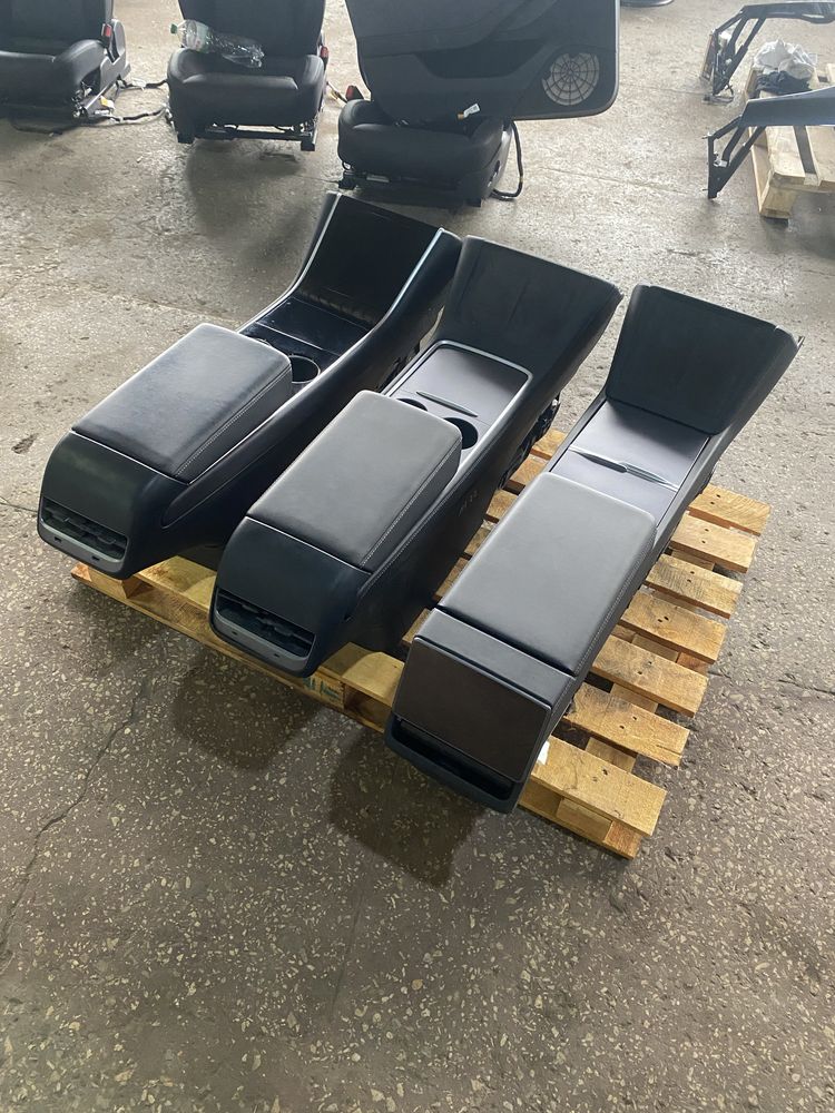 Консоль Tesla Model 3/Y