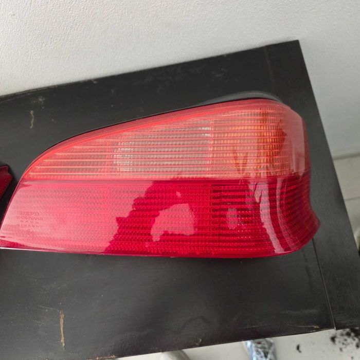 Stop traseiro esquerdo e direito Peugeot 106 Gti ano 99/2000