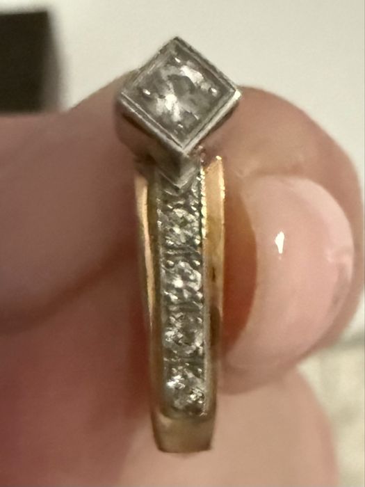 Діамантові фабричні! сережки 585 проба