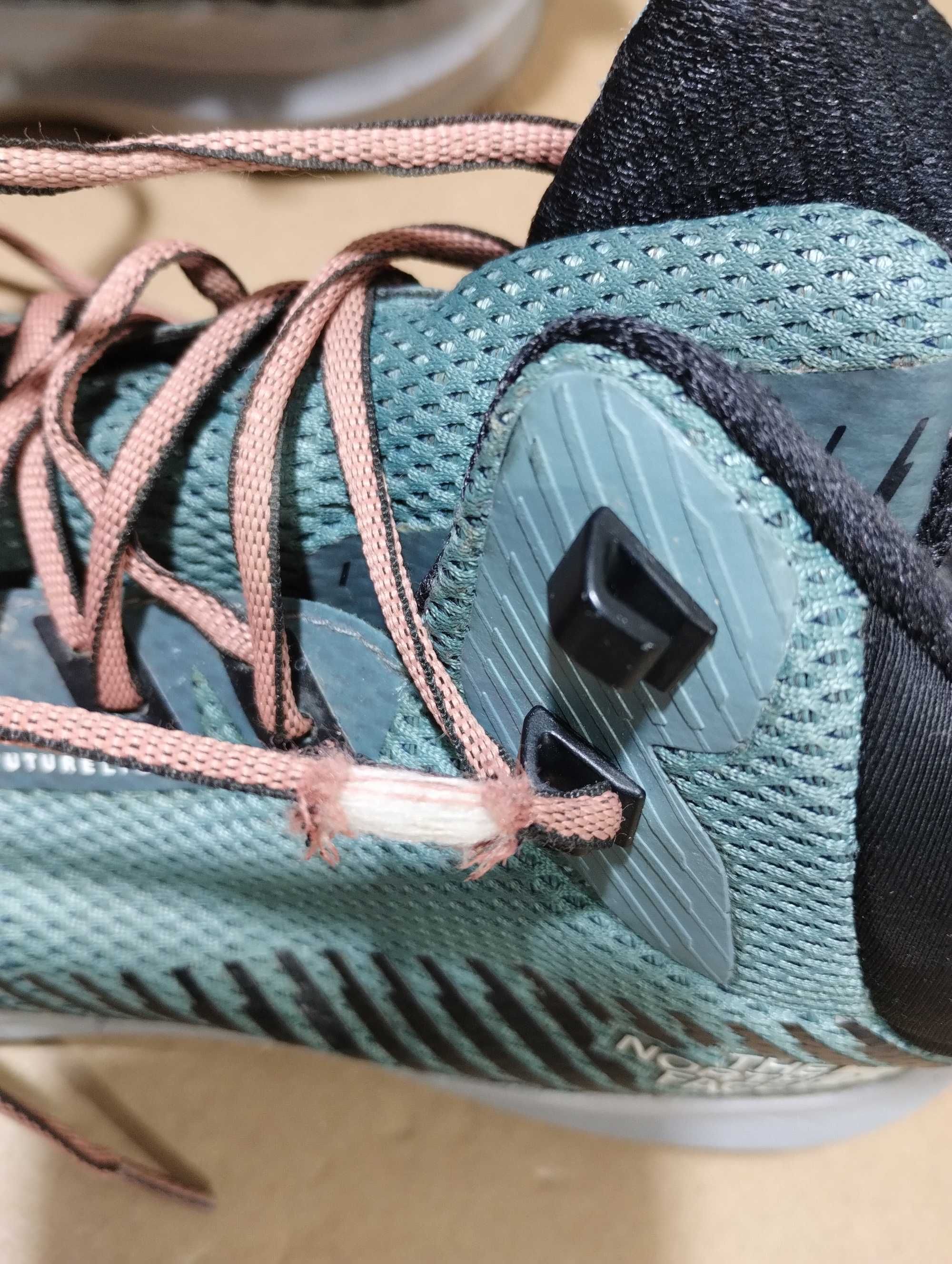 Buty sportowe The north face 40