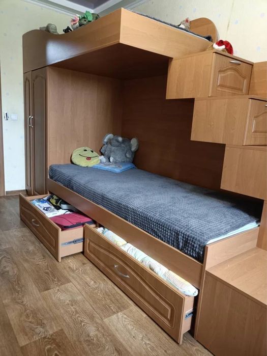 Ліжко двуярусне + два матраци