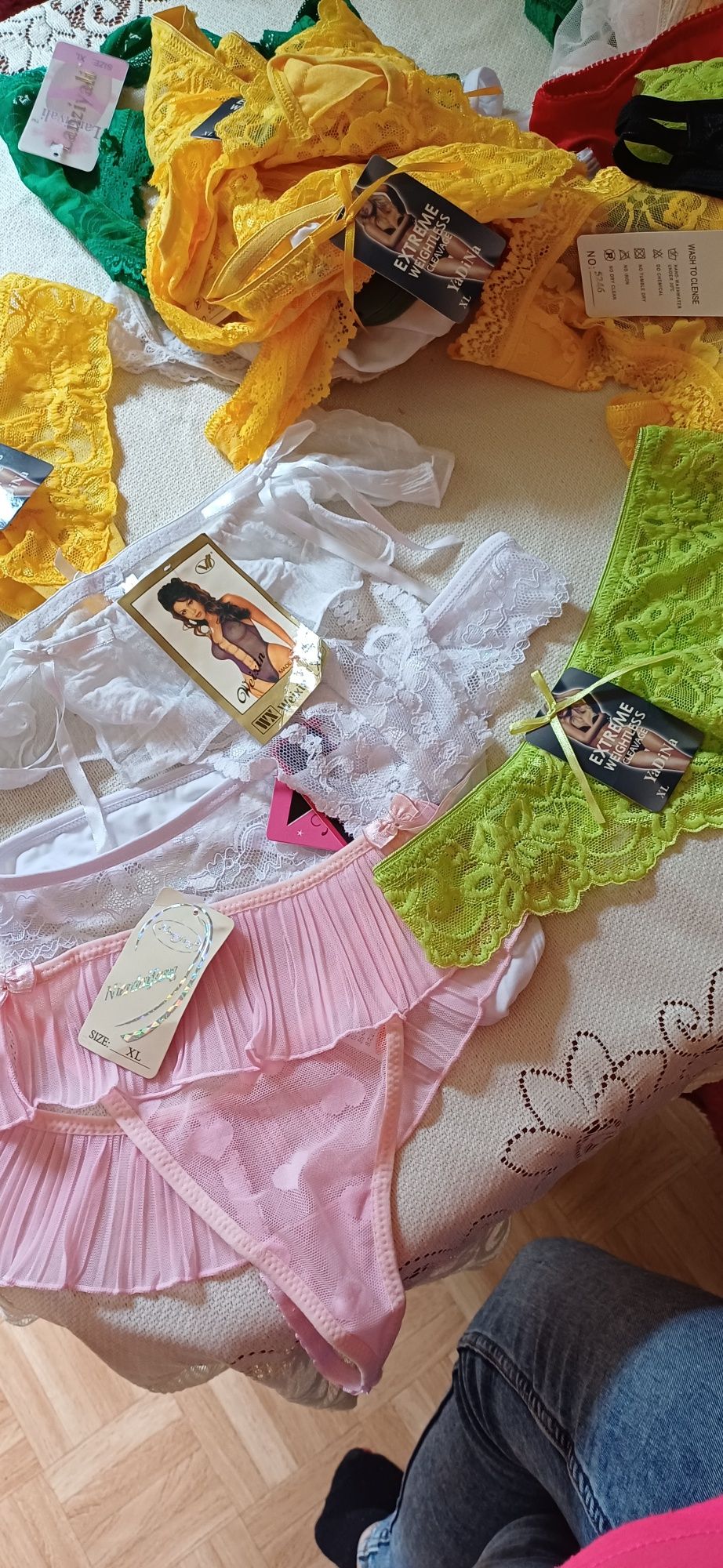 Stringi damskie nowe