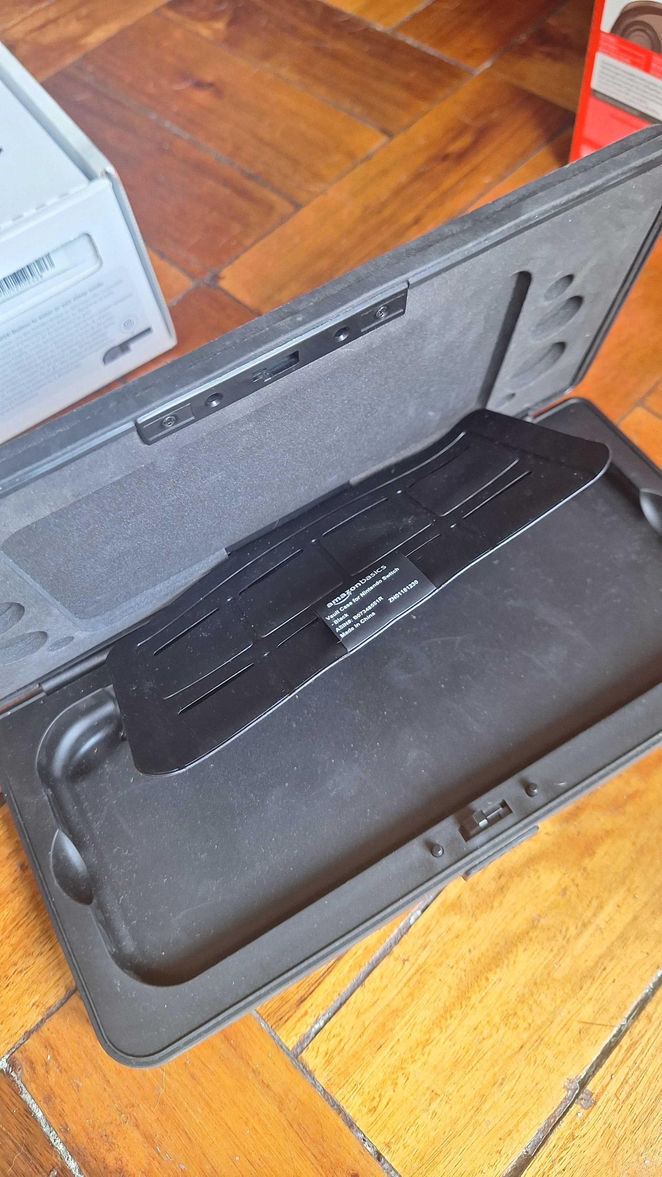 Nitendo Switch + Comando + Transportadora + Jogos