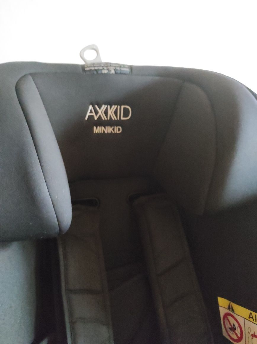 Fotelik samochodowy Axkid Minikid 2.0