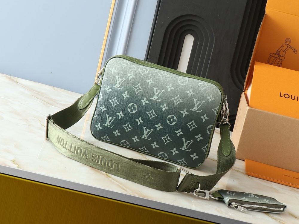 LOUIS VUITTON TRIO monogram gradient сумка мужская зеленая синчя