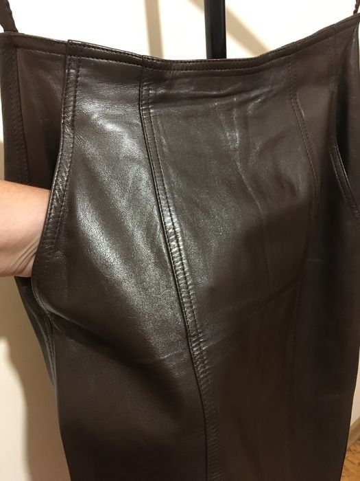 Шкіряна спідниця.