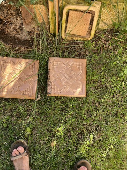 Kafle z rozebranego pieca