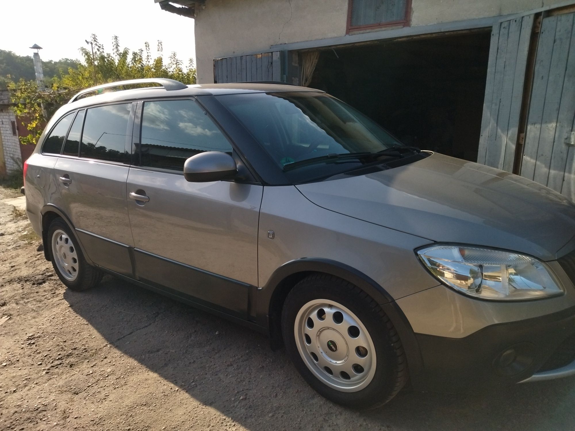 Шкода Фабия Скаут 1.6 TDI 66 kW Skoda Fabia Scout