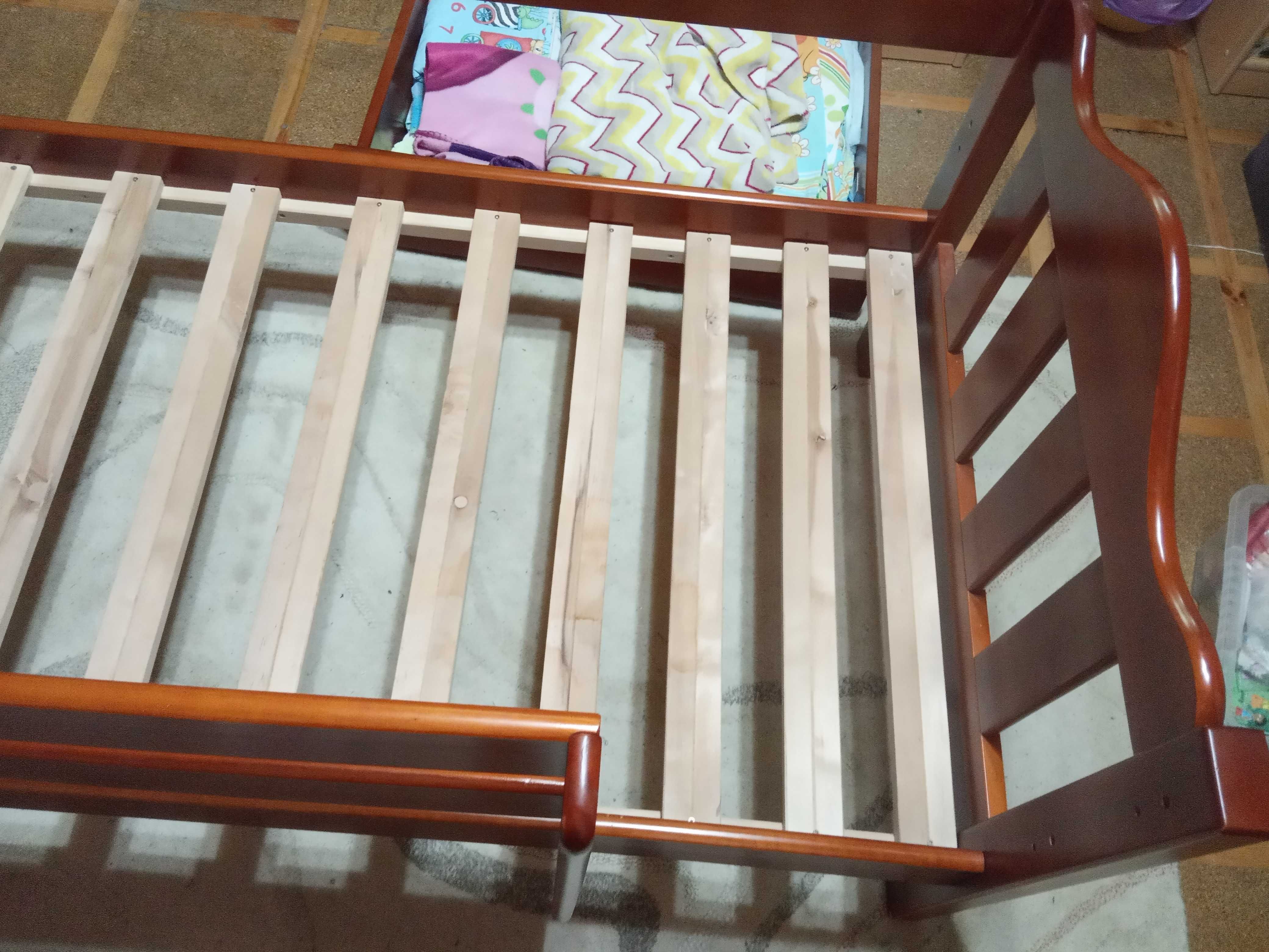 Drewniane łóżko dziecięce w rozm. 180x80