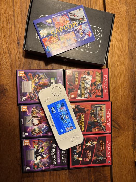 Evercade EXP wersja Capcom. 6 kartridzy. Powiększona bateria 3500 mAh
