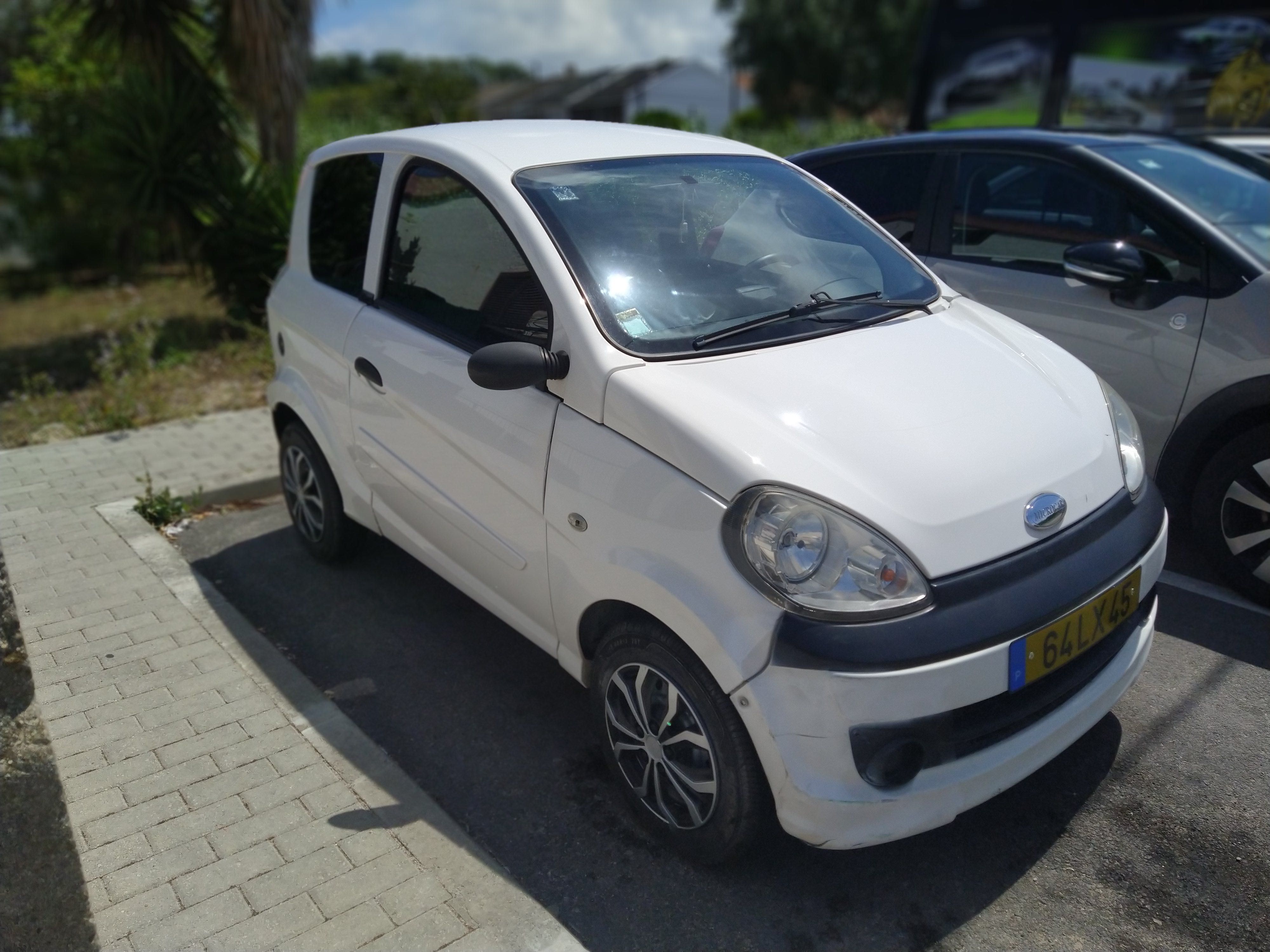 Carro Microcar MGO Gasóleo (pode conduzir a partir dos 16 anos)