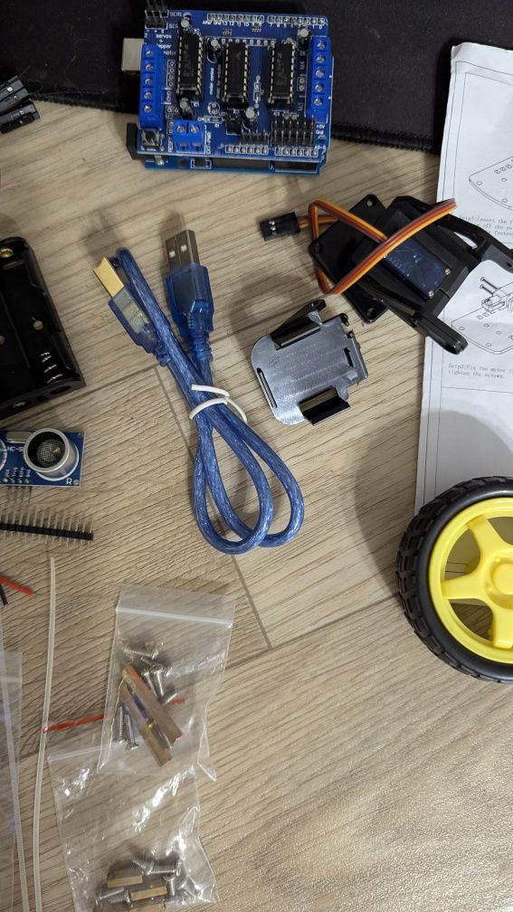 Робот на Arduino UNO