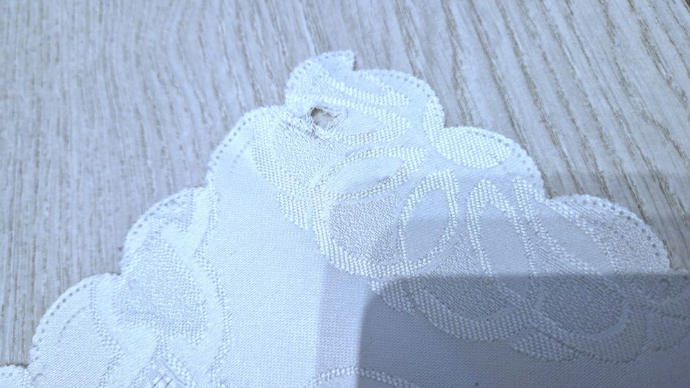 Piękny biały obrus