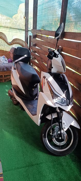 Електроскутер Telbi Wolf 9