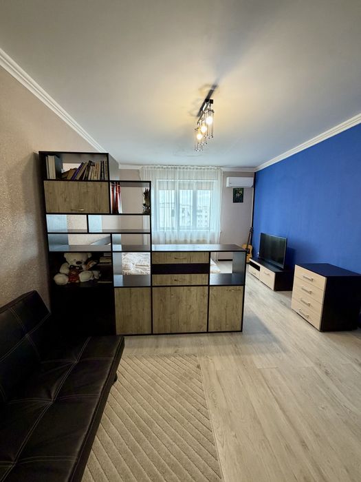 Продаж 1к цегла Озерна Виставка біля озера