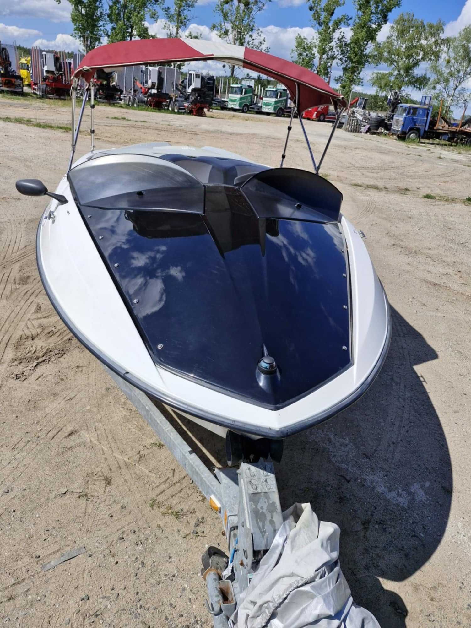Łódź motorowa Yamaha XR1800 edycja limitowana z przyczepą