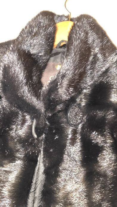 Натуральна норкова шуба, чорного кольору