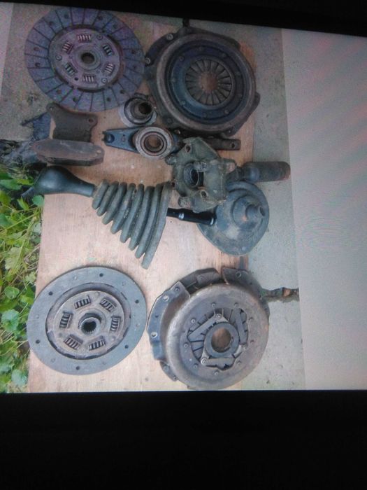 Подушка ,пильник ,траверса КПП5ст.з/п .(полонез ,фіат)