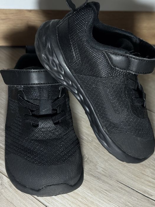Nike Revolution дитячі кросівки 25 розмір