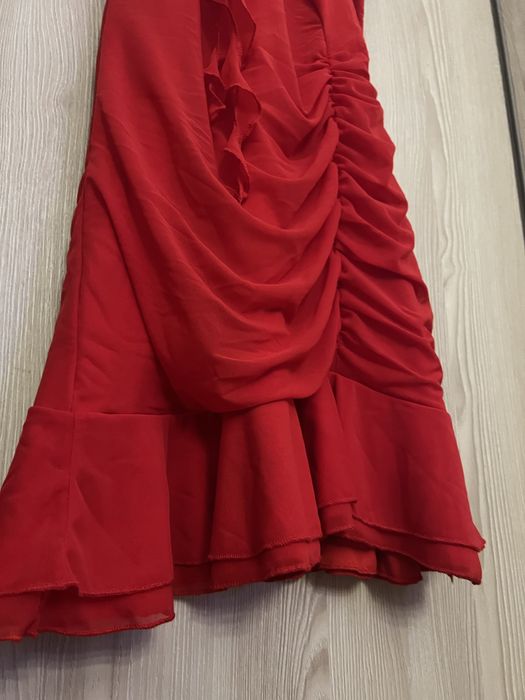 Vestido SHEIN vermelho com flor