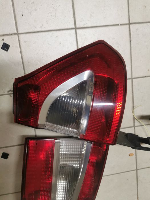 Lampy galaxy mk3 2009r  sprawne nie uszkodzone