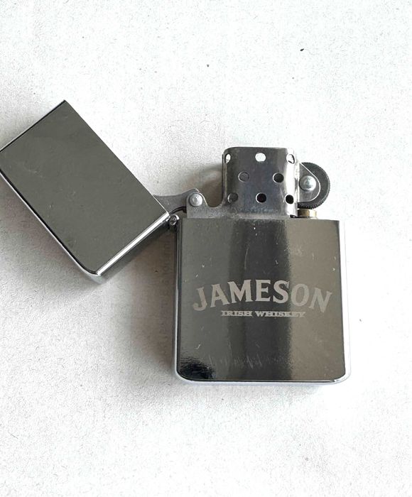 isqueiros de bolso tipo Zippo