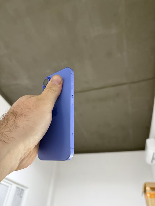 Apple iphone 16 128 gb айфон 16 як новий 100%
