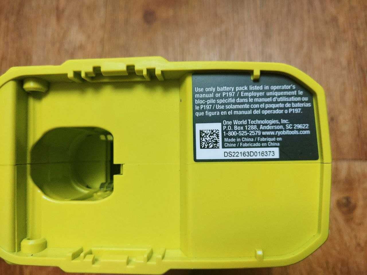 Фонарь Ryobi ONE+ PCL660 18V