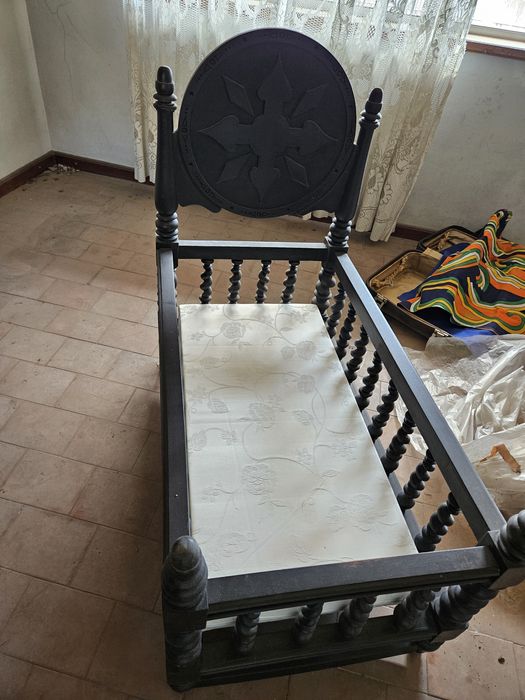 Berço sec.XIX restaurado recentemente